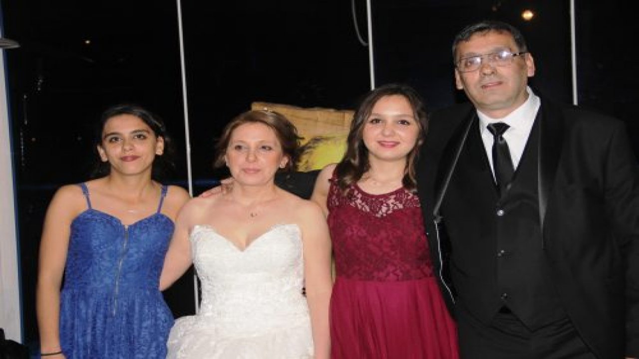 25 yıl sonra düğün yaptılar