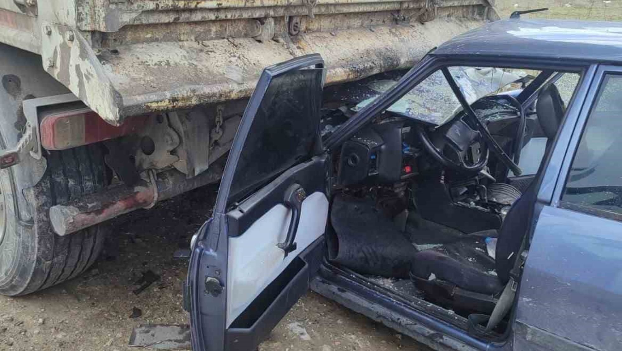 Otomobil Tıra Çarptı: 1 Ölü