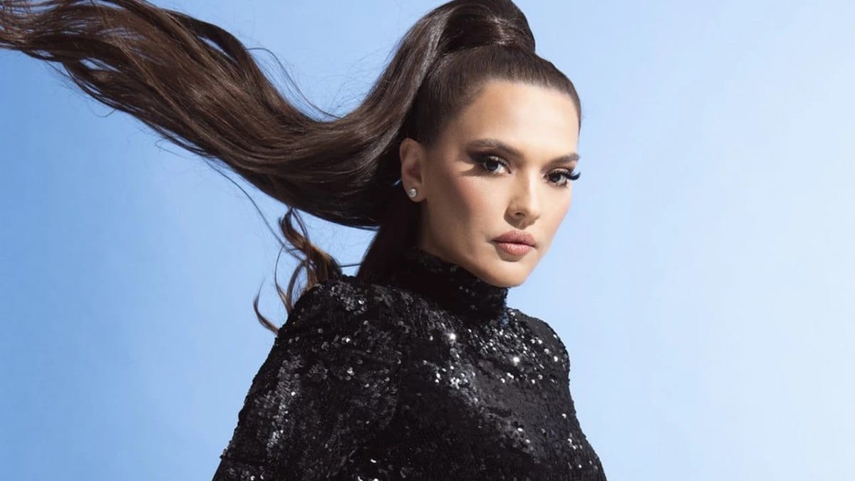 Demet Akalın  Hadise ile kıyaslandı : Tokat gibi Cevap...