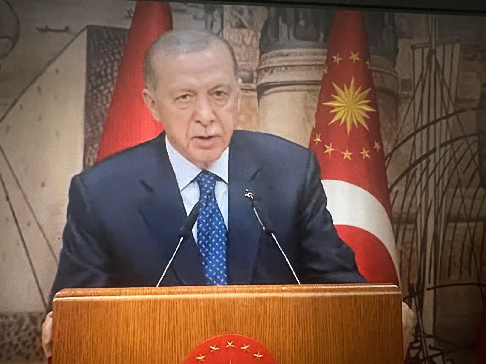 Cumhurbaşkanı Erdoğan:''Uzattığımız Elin Havada Bırakılması Halinde Demir Yumruğumuz Hazır''