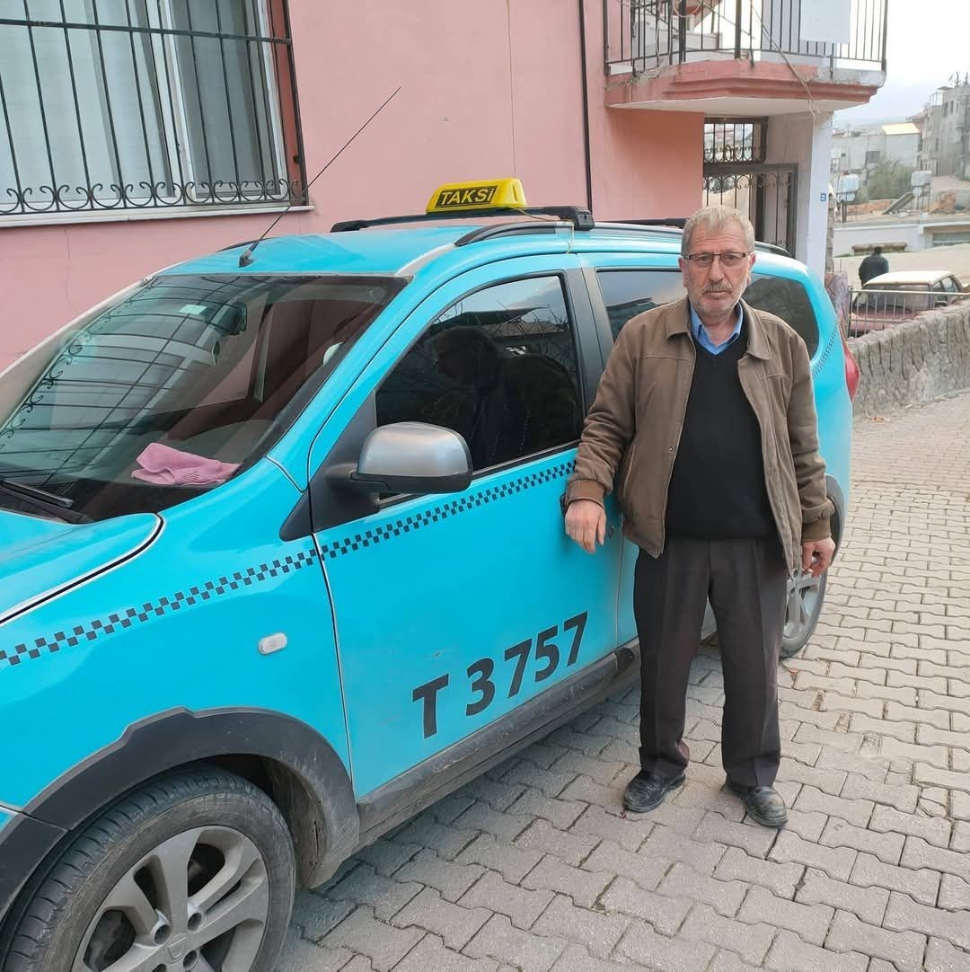 Taksi Sulama Kanalına Devrildi: Sürücü Hayatını Kaybetti