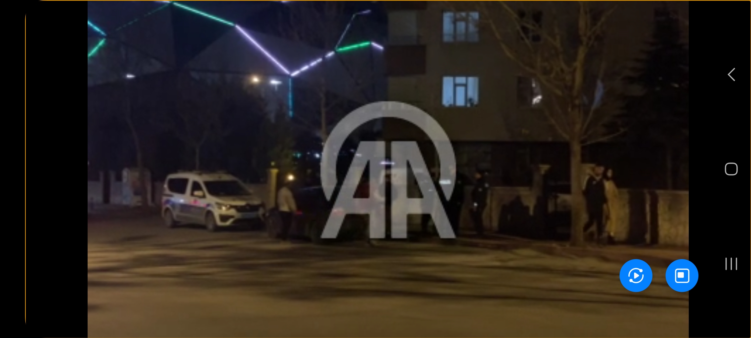 Eski eşini ve arkadaşını tabancayla yaraladı