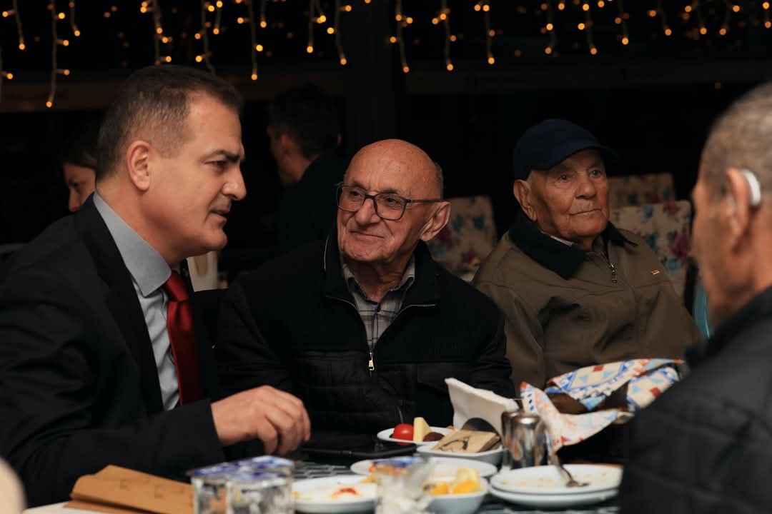 Vali Dr. İdris Akbıyık ve Eşi Huzurevi Sakinleriyle  İftarda buluştu