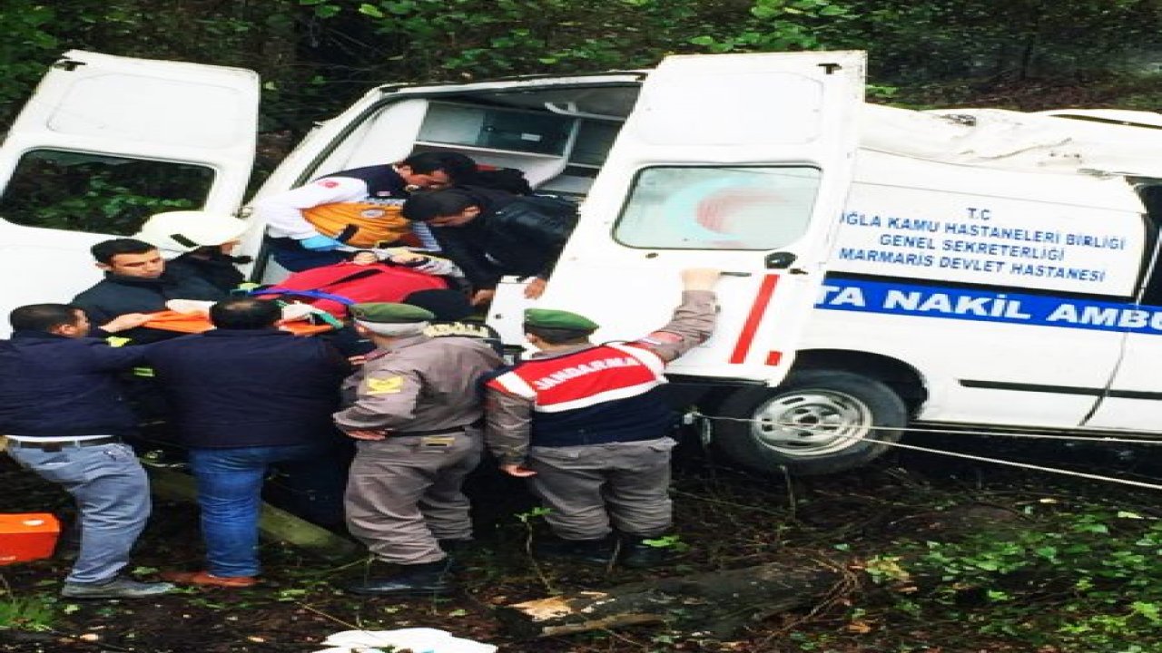 Hasta nakil aracı kaza yaptı