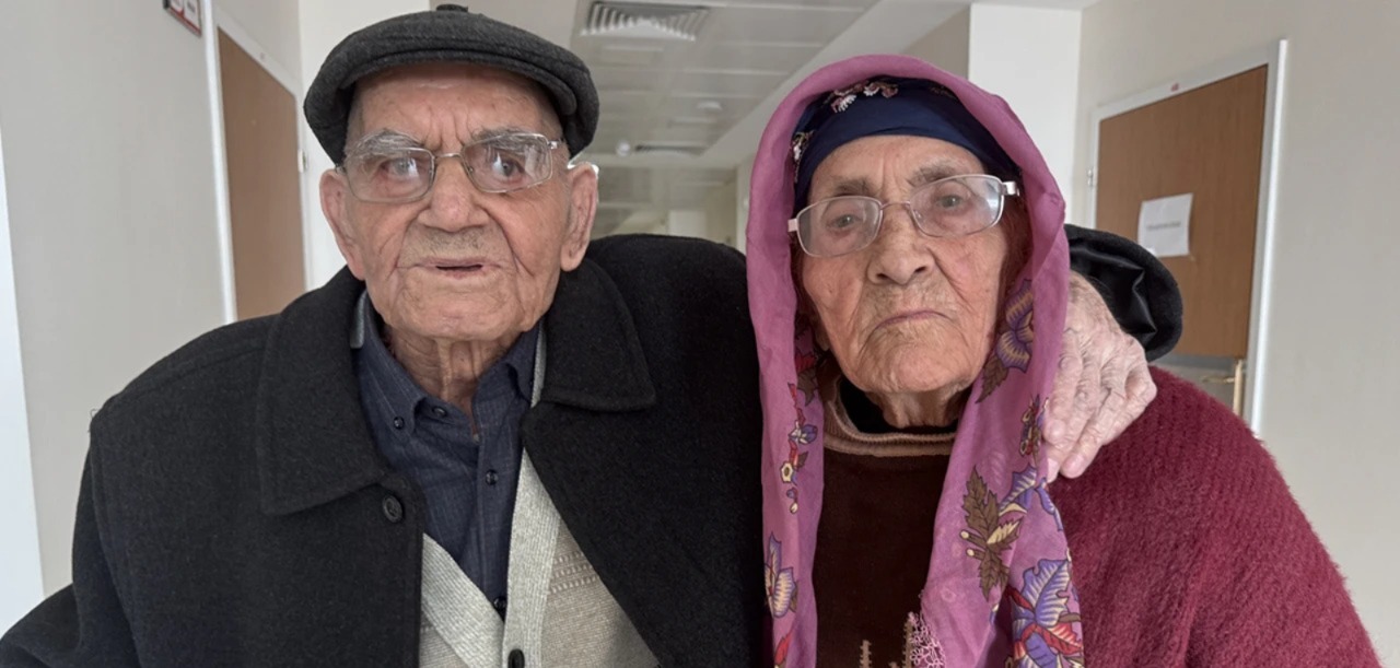 Huzurevinde Dillere Destan Aşk: Mahmut ve Emsal Çiftinin İlham Veren Hikayesi