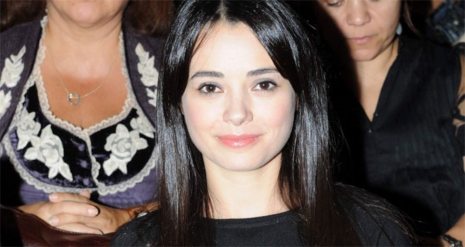 Özgü Namal'ın Zorlu Süreci: Eşini Kaybetmenin Acısını Paylaştı