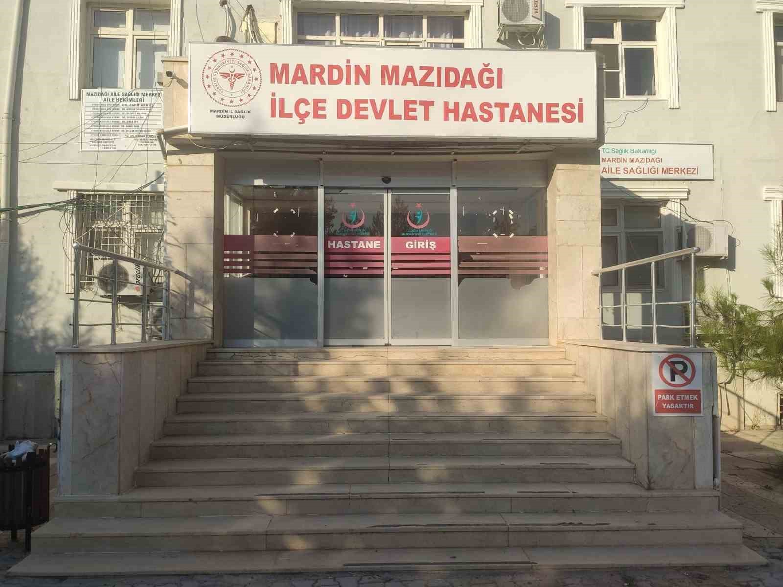 Minibüs İle Kamyonet Çarpıştı: 13 Yaralı