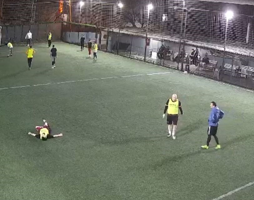 Halı Sahada Maç Sırasında Fenalaşan Genç Hayatını Kaybetti