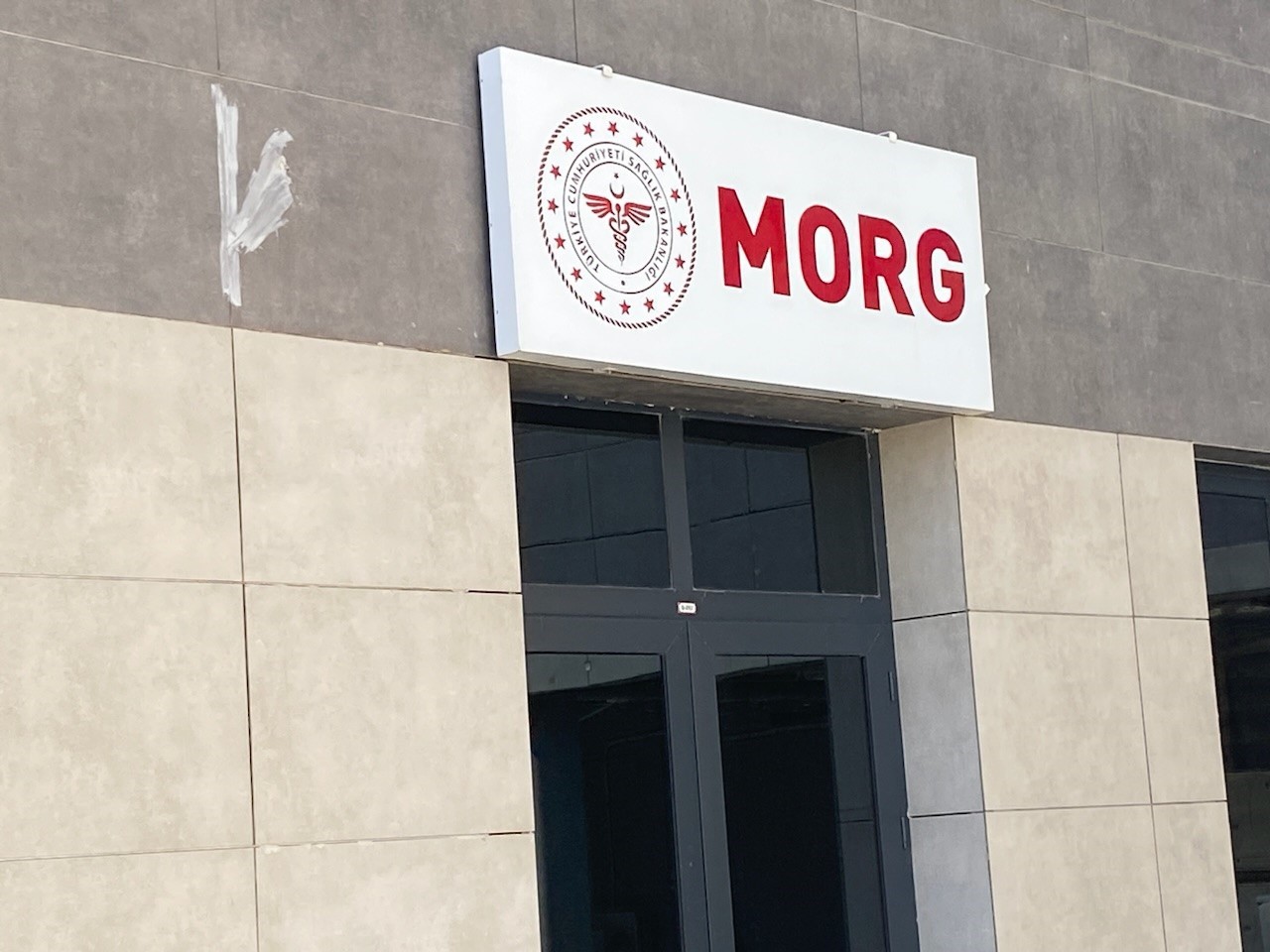 Tadilat Yaparken Balkondan Düşen Kişi Hayatını Kaybetti