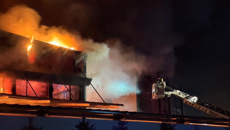 Gıda Fabrikasında Yangın: Zaman Zaman Patlamalar Yaşanıyor