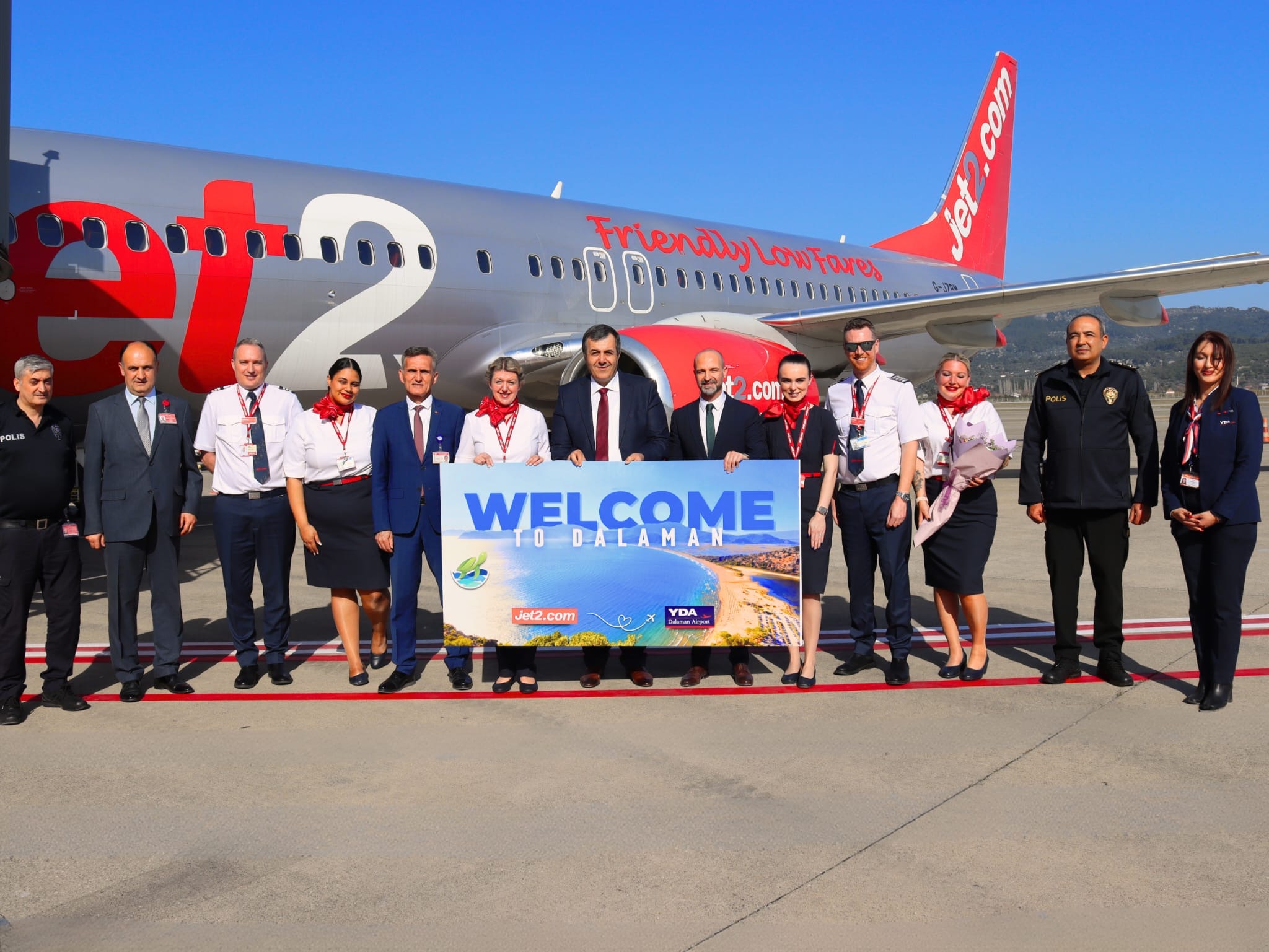 Sezonun İlk Turist Kafilesi Dalaman Havalimanı’nda Karşılandı