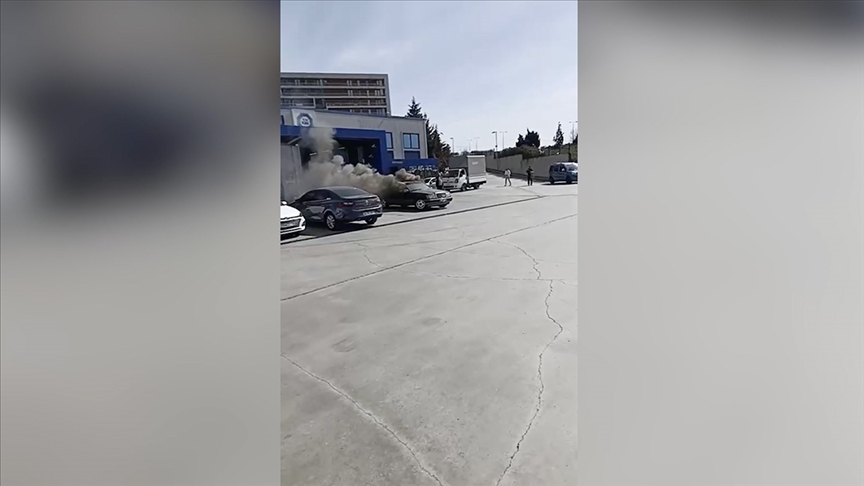 Muayeneden Geçemeyen Şoför Aracını Yaktı