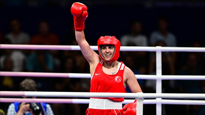 Busenaz Sürmeneli'den altın madalya