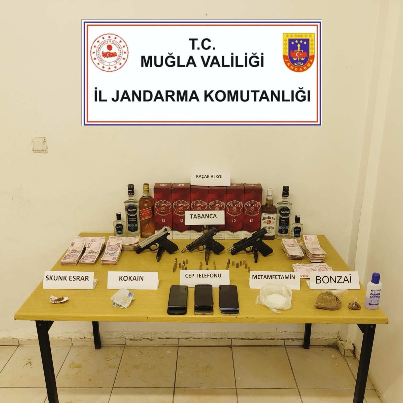 Bodrum'da Jandarmadan Yasaklı Madde Operasyonu