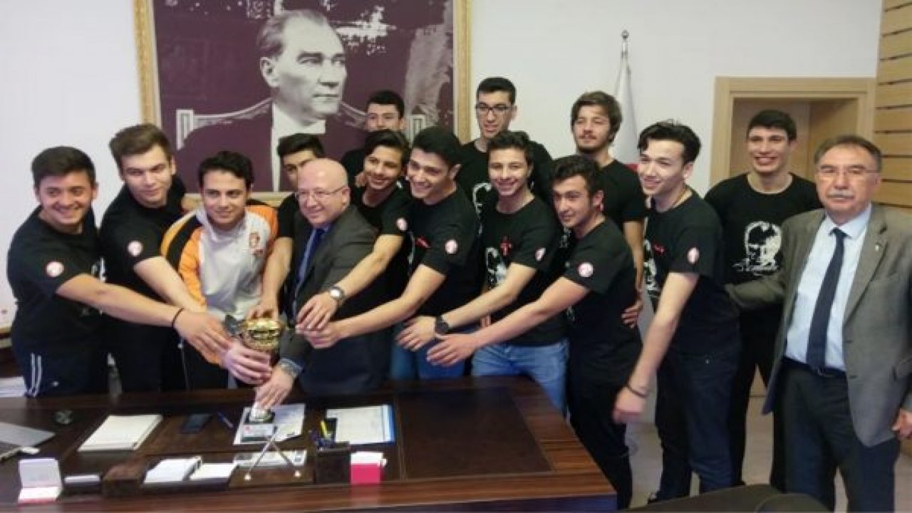 Başkan Gümüş, Şampiyonları Ödüllendirdi
