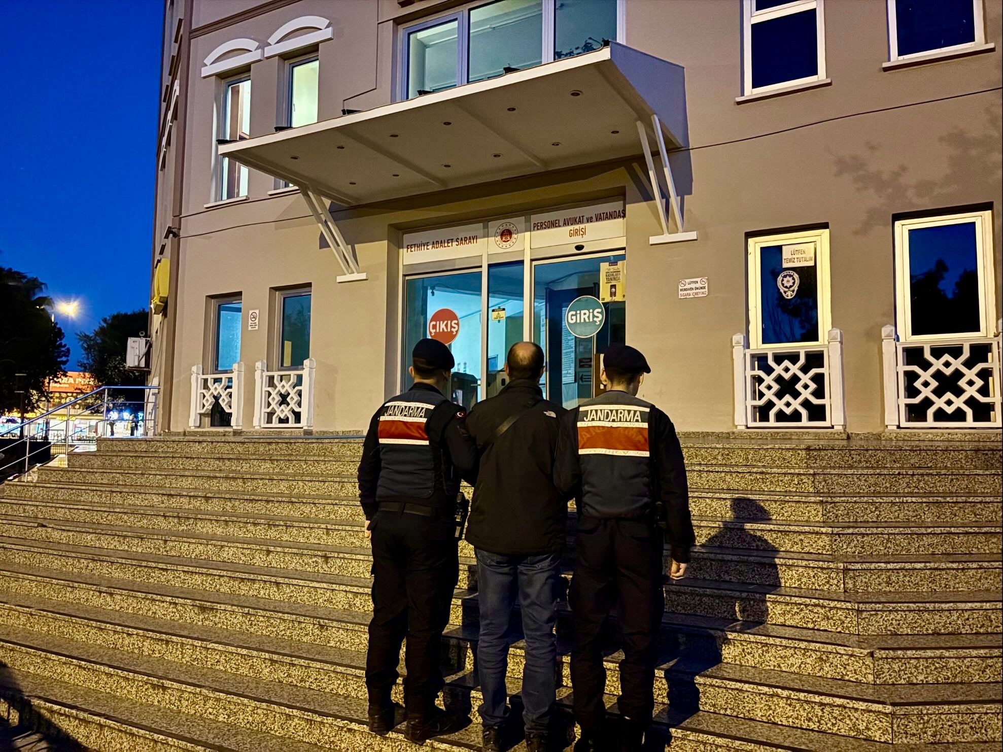 Muğla’da Şafak  Operasyonu: Fethiye’de Bir Kişi Tutuklandı