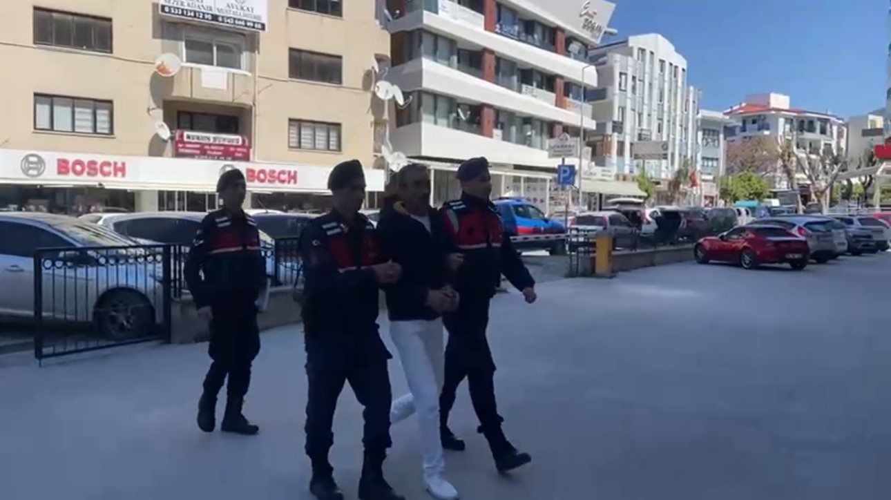 9 Yıl Kaçtı: Eşini  Baltayla  Öldüren Zanlı Yakalandı