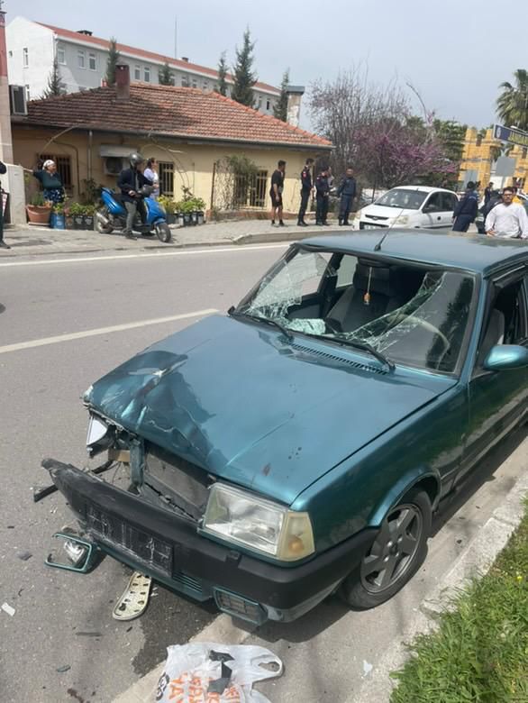 Muğla'da Feci Kaza: Mopeddeki 2 Kişi Ağır Yaralı