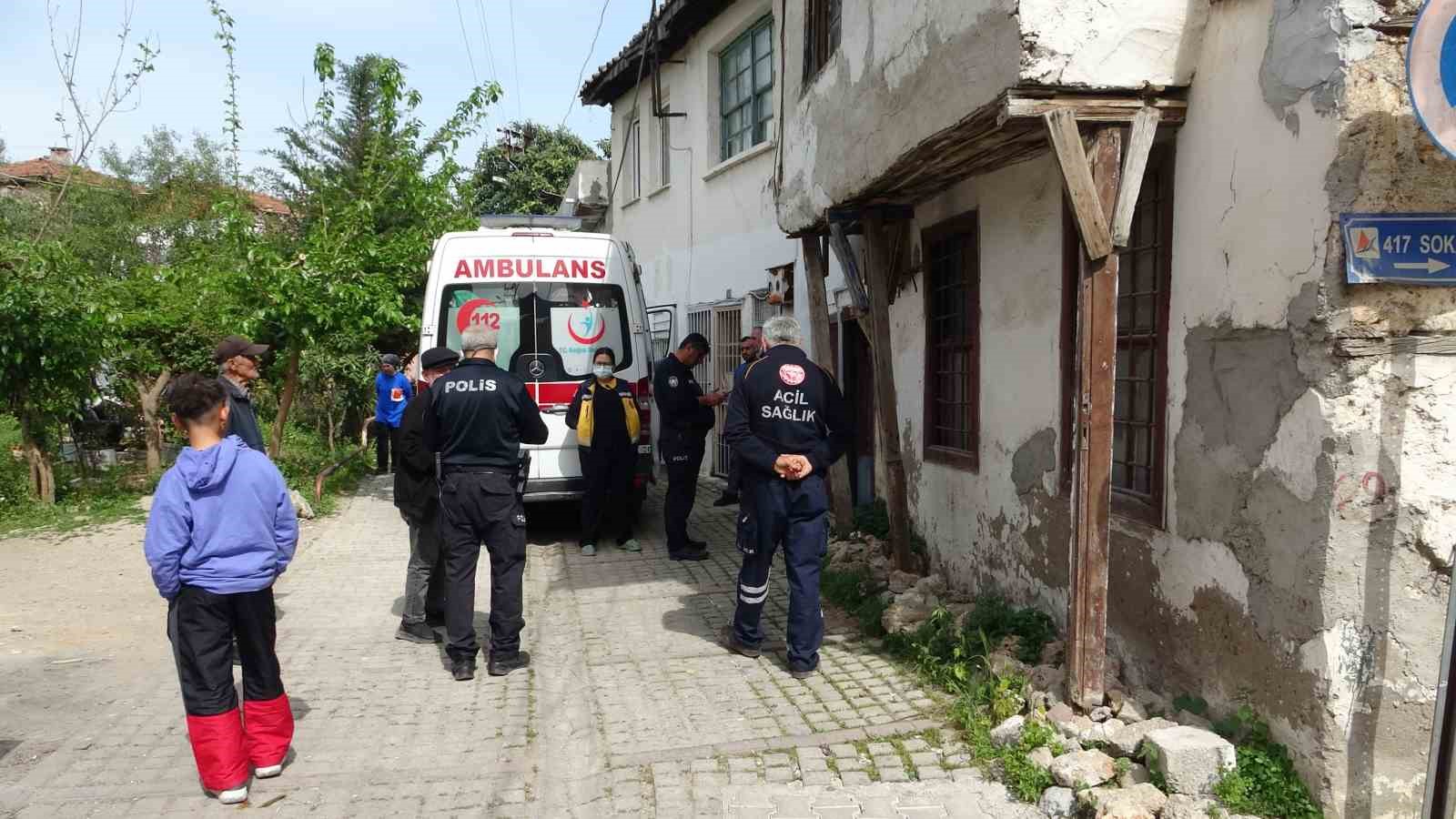 Komşusuna Camdan Seslendi: Cevap Alamayınca Korkunç Manzara ile Karşılaştı