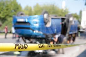 Bodrum'da iki otomobil kafa kafaya çarpıştı, yaralılar var