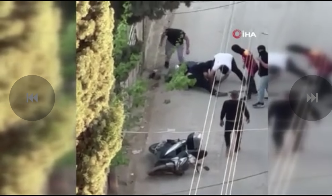 Sokak Ortasında Kan Donduran Olay:5 Maskeli Şahıs,1 Kişiyi Döverek Kaçtı