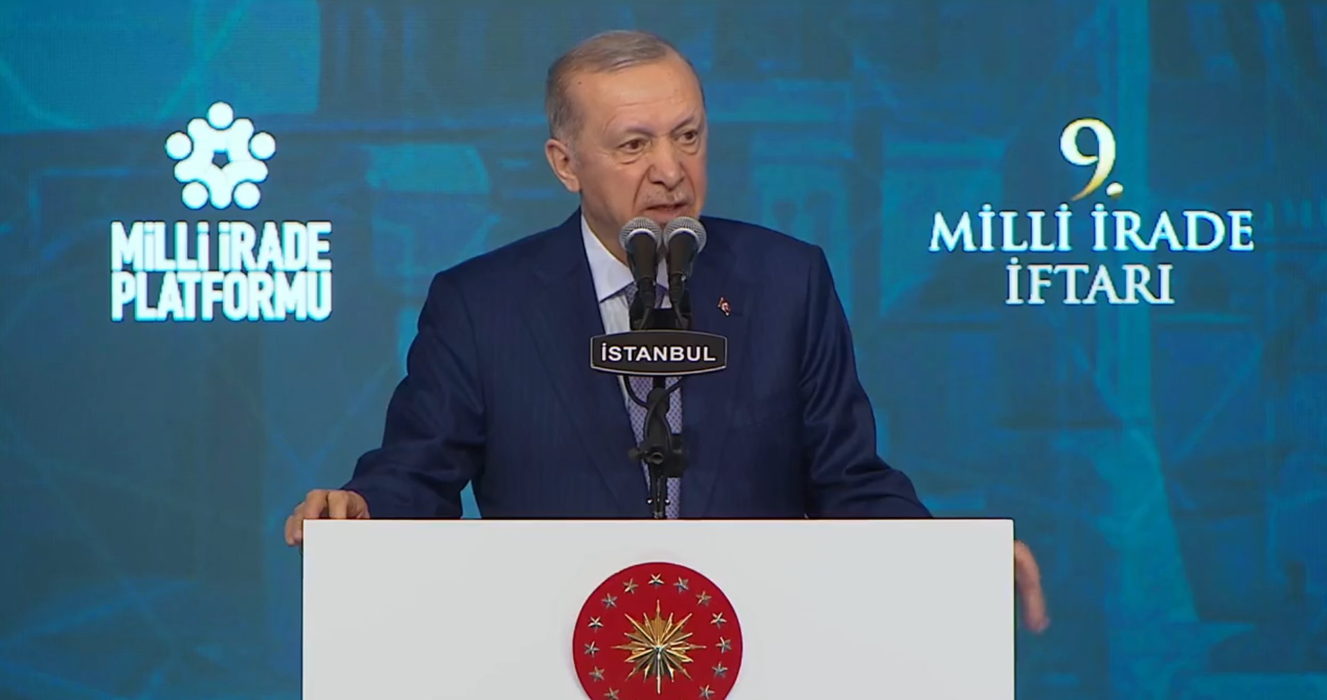 Cumhurbaşkanı Erdoğan'dan Özgür Özel'e tepki: Siyasi mandacılık talep ediyor