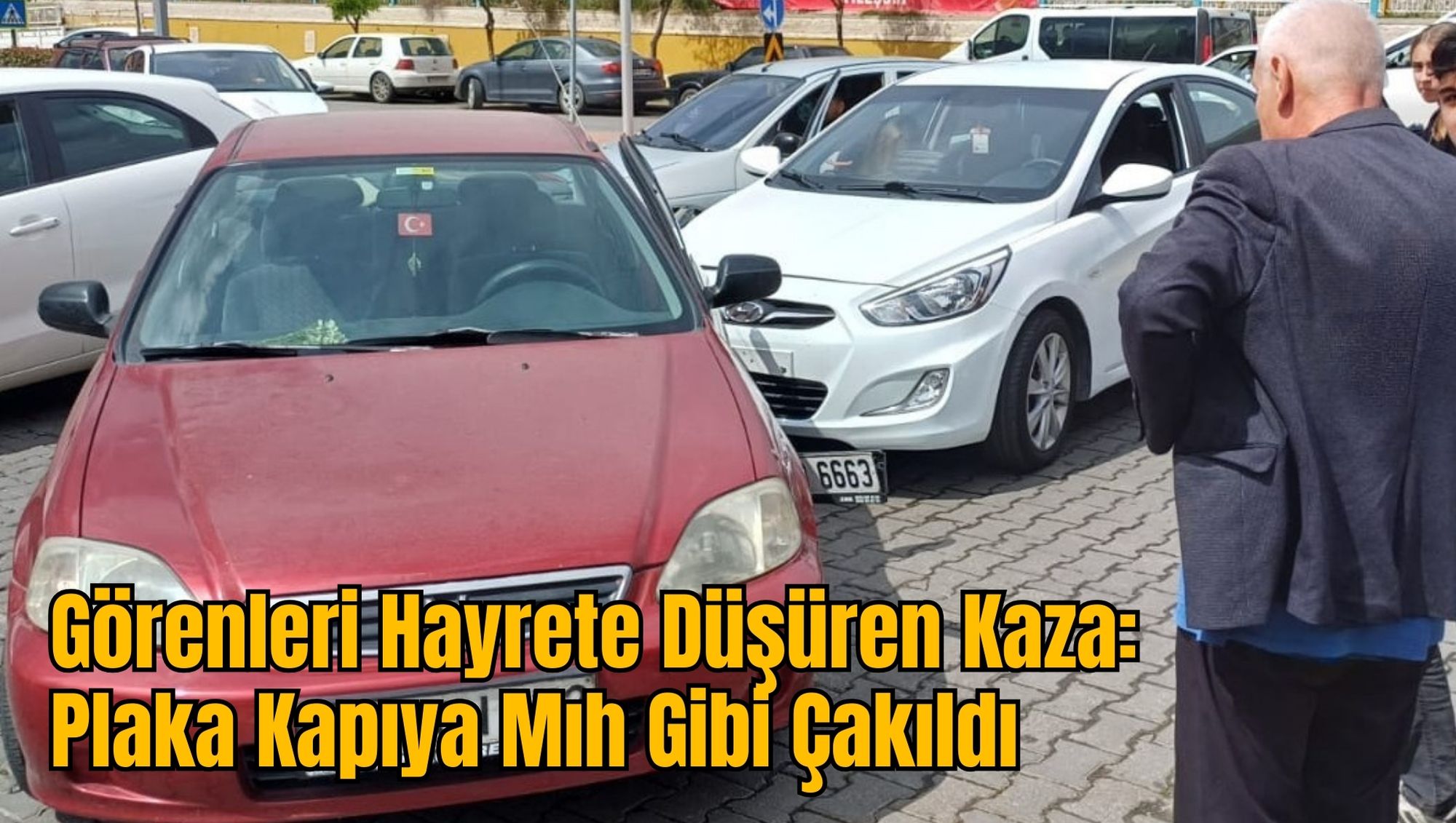 Görenleri Hayrete Düşüren Kaza: Plaka Kapıya Mıh Gibi Çakıldı