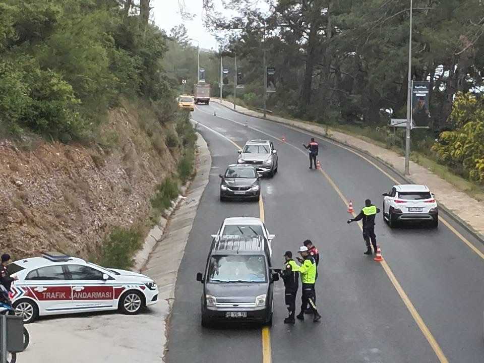 Muğla'da Bayram Trafik Denetimi: Dron Destekli Uygulama Yapıldı