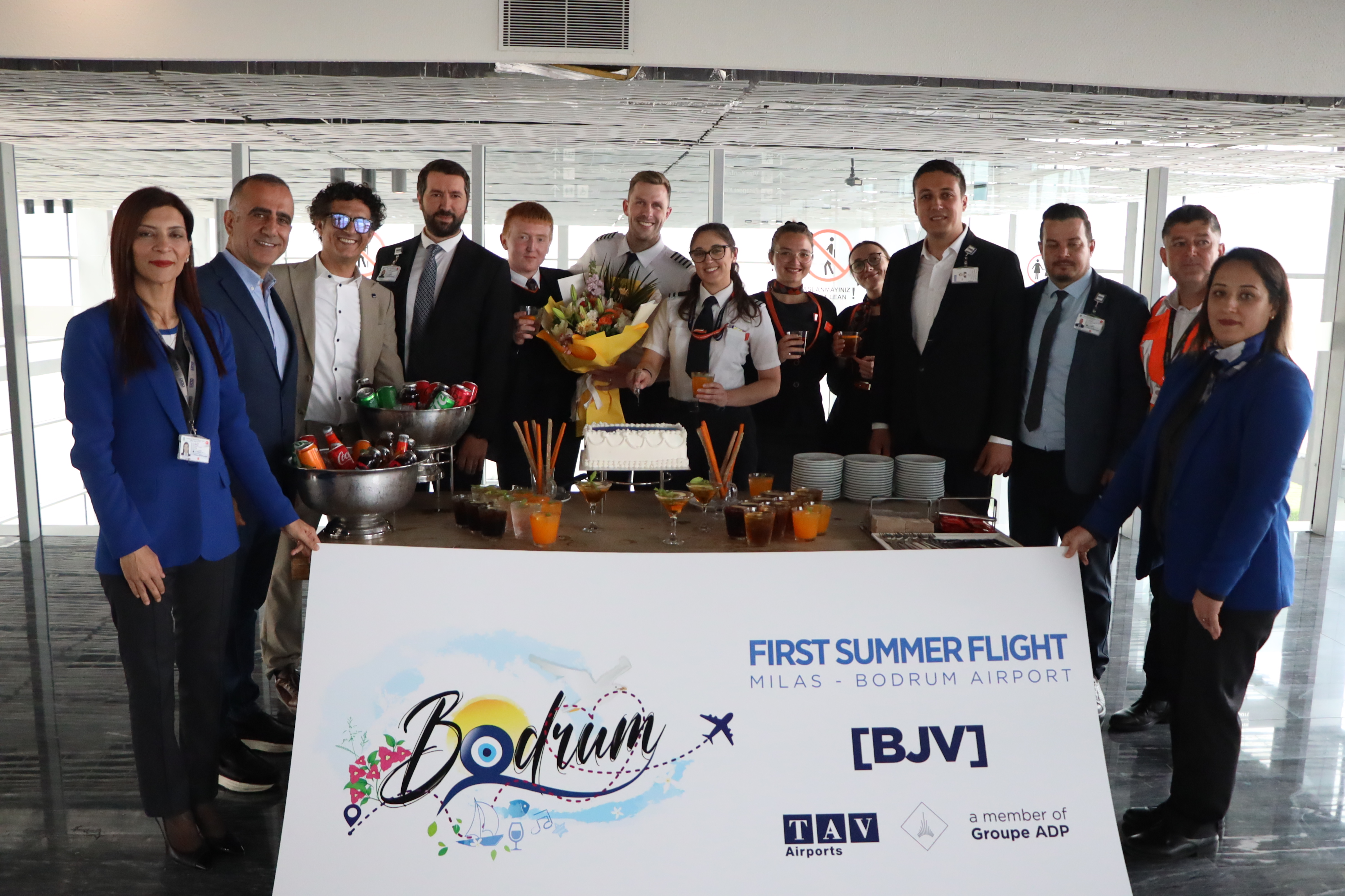 İngiltere'den Bodrum'a sezonun ilk turist kafilesi geldi