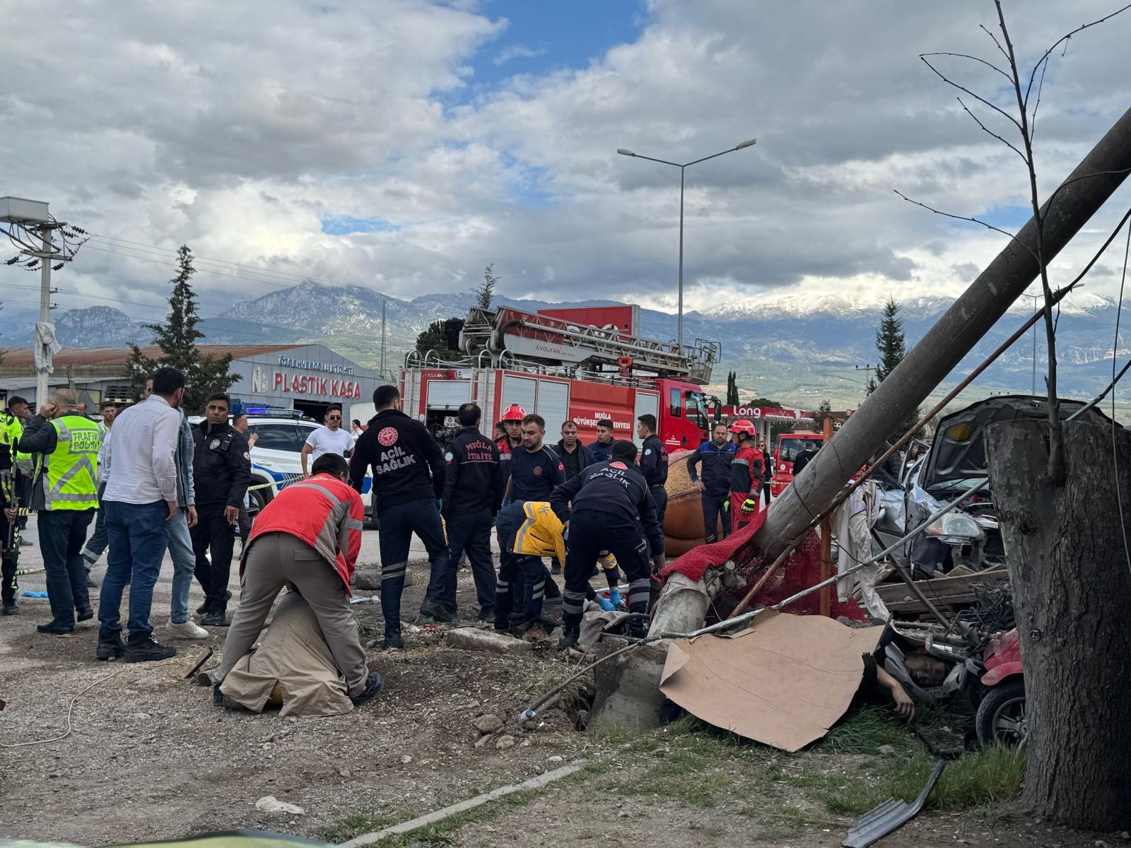 Seydikemer'deki Feci Kazada 3 kişi yaşamını yitirdi