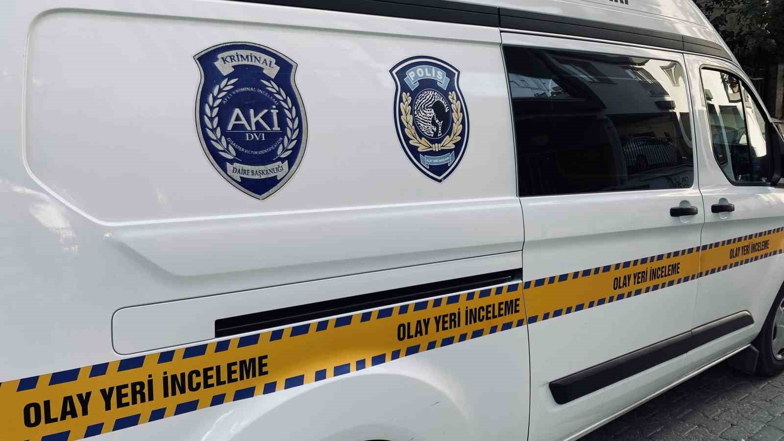 19 Yaşındaki Genç Çatıda Ölü Bulundu