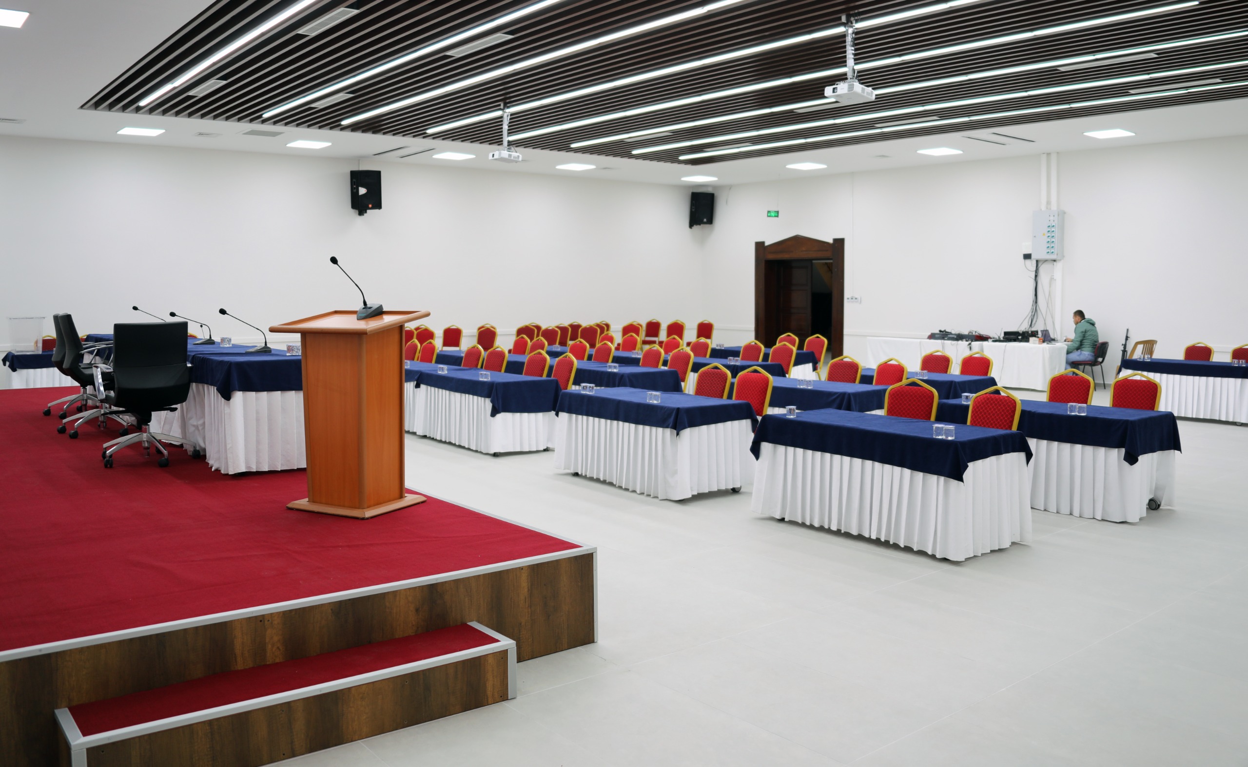 19. Yüzyıl Eserine Modern Dokunuş: Nail Çakırhan Salonu Yenilendi