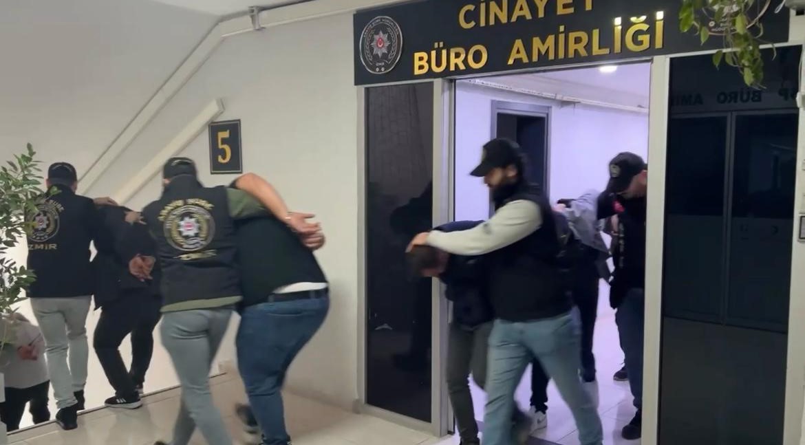 Müzikhol Önünde  Silahlı Kavga: 3 Ölü, 7 Tutuklama