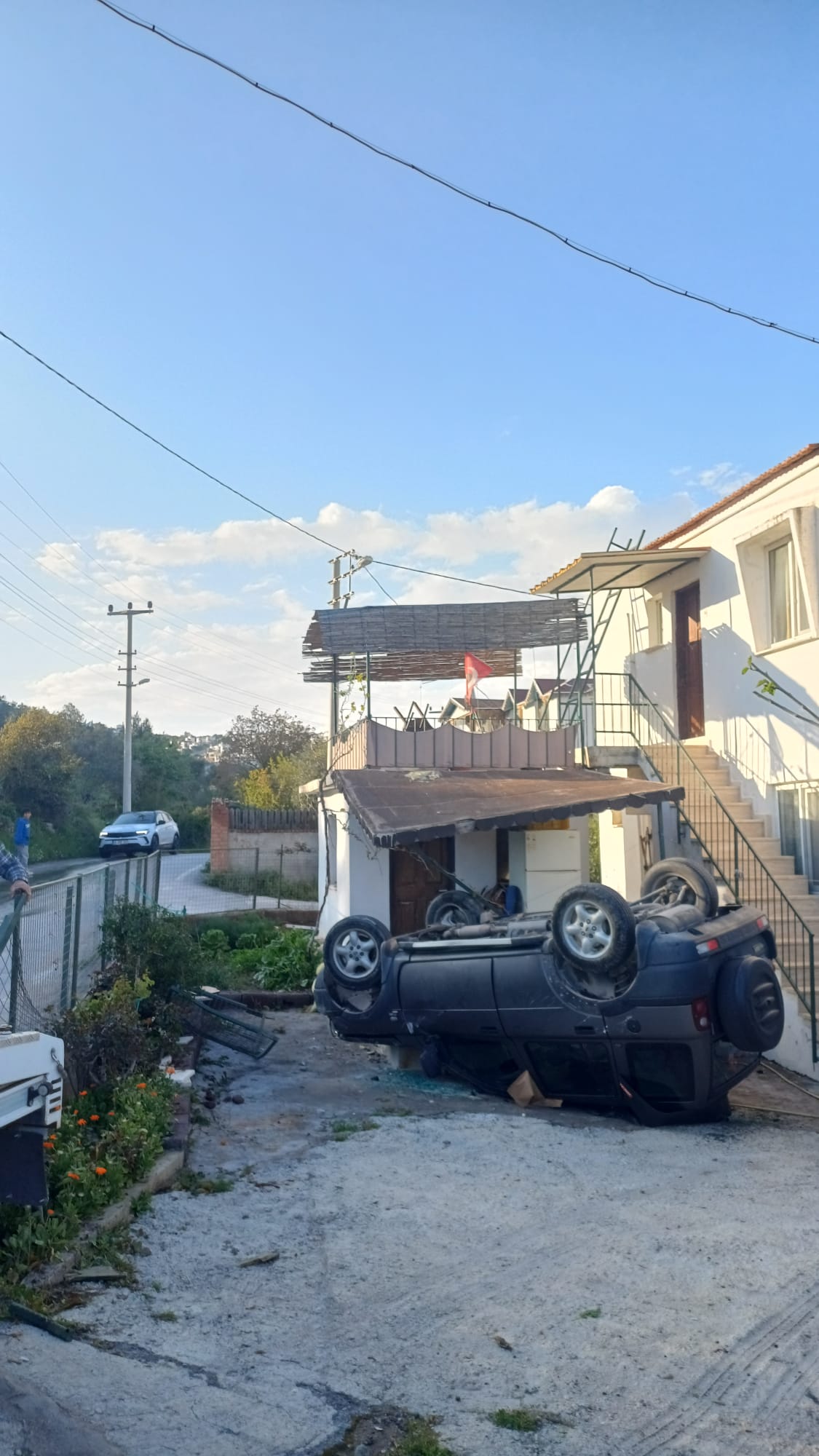 Milas'ta Korkunç Kaza: Cip Evin Duvarına Çarptı