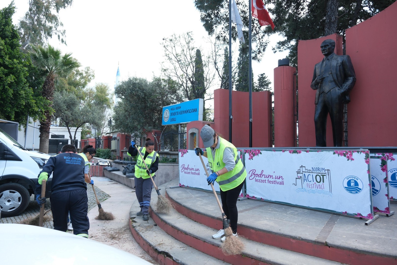 Acı Ot Festivali Öncesi Bodrum'da Dev Temizlik Çalışması