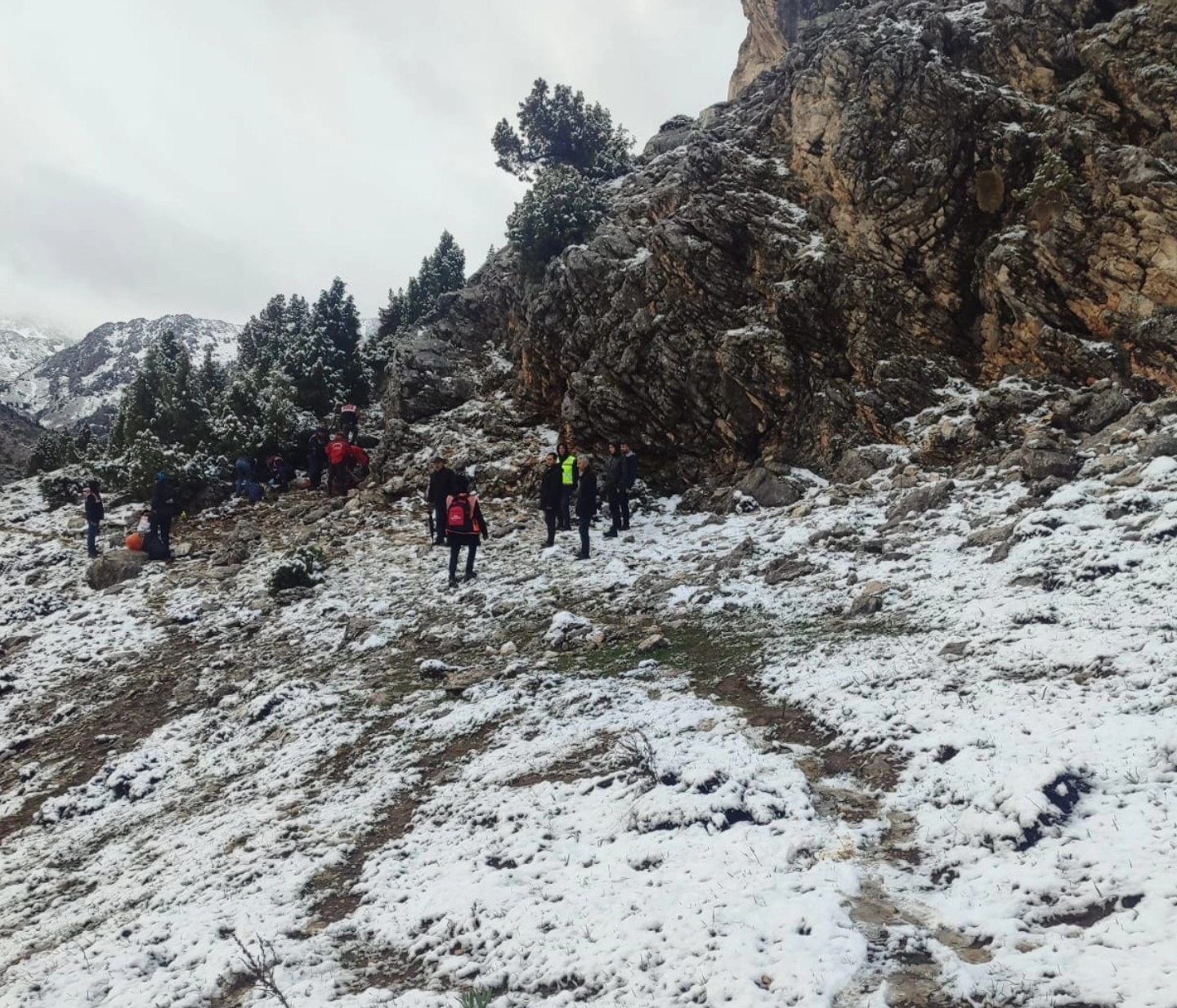 Kayalıklardan Düşen Bir Kişi Hayatını Kaybetti