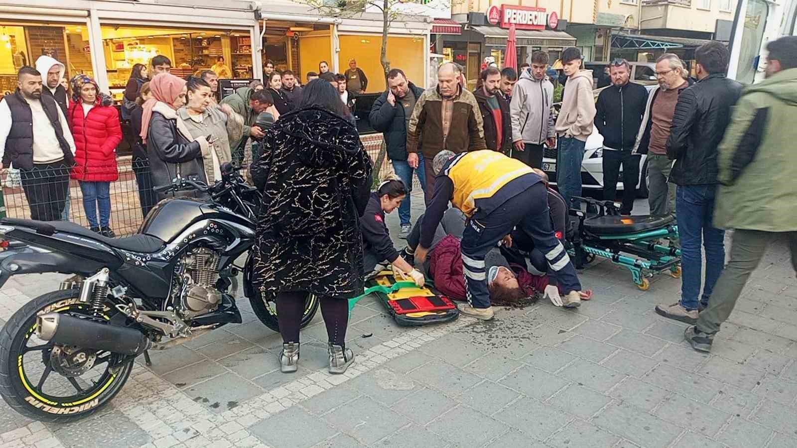Yaya Geçidinde Motosikletin Çarptığı Kadın Ağır Yaralandı