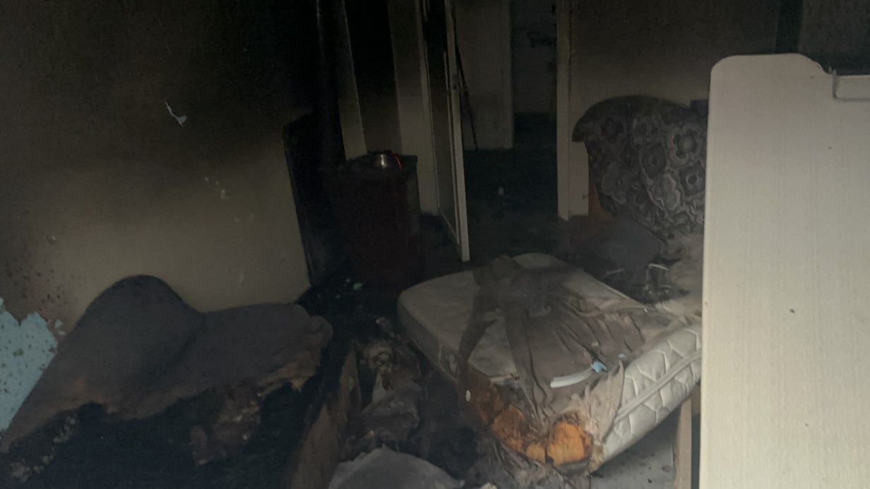 Kiracı evi ateşe verdi