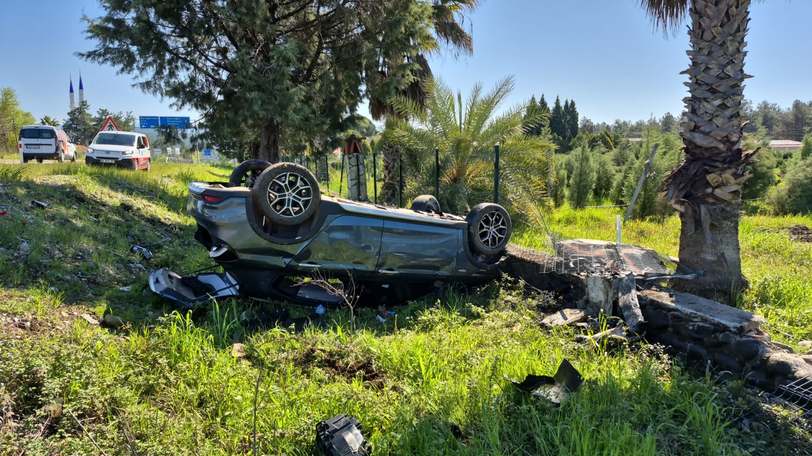 Ula'da Direksiyon Hakimiyetini Kaybeden Sürücü Kaza Yaptı
