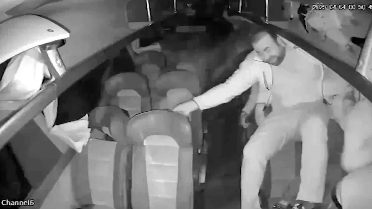 Otobüs Devrildi, 23 İşçi Yaralandı