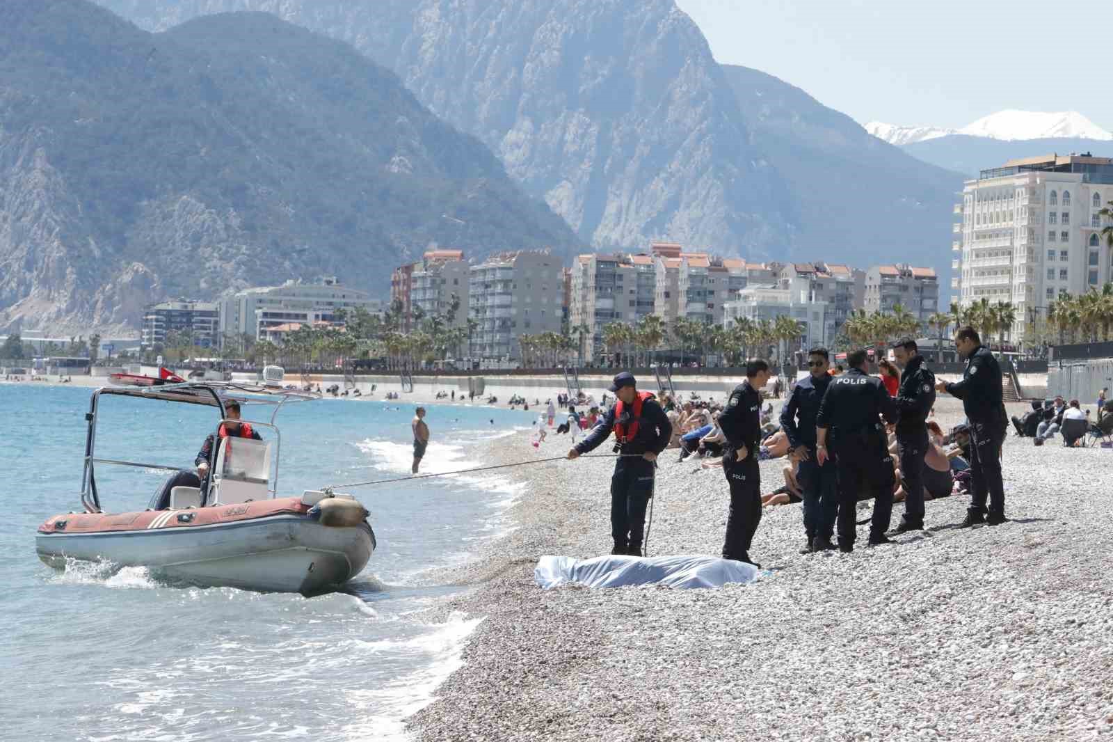 Kıyafetiyle Denize Giren Şahıs Yaşamını Yitirdi