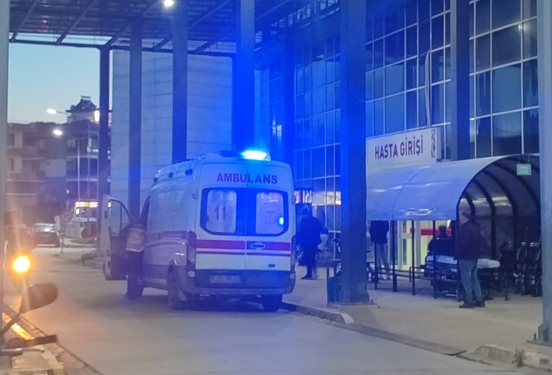 Bıçaklı kavgada 1 kişi ağır yaralandı