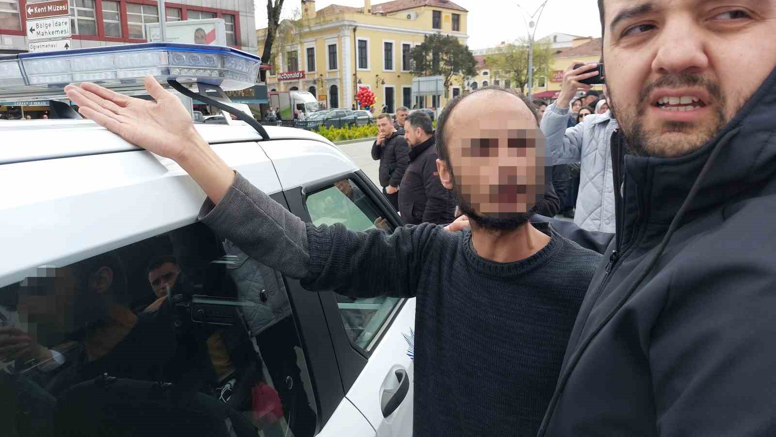 Mahalle Sakini Çileden Çıktı: Kendini Yakmaya Çalıştı