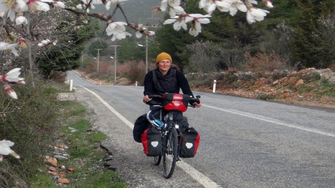 Hayaline pedal basıyor