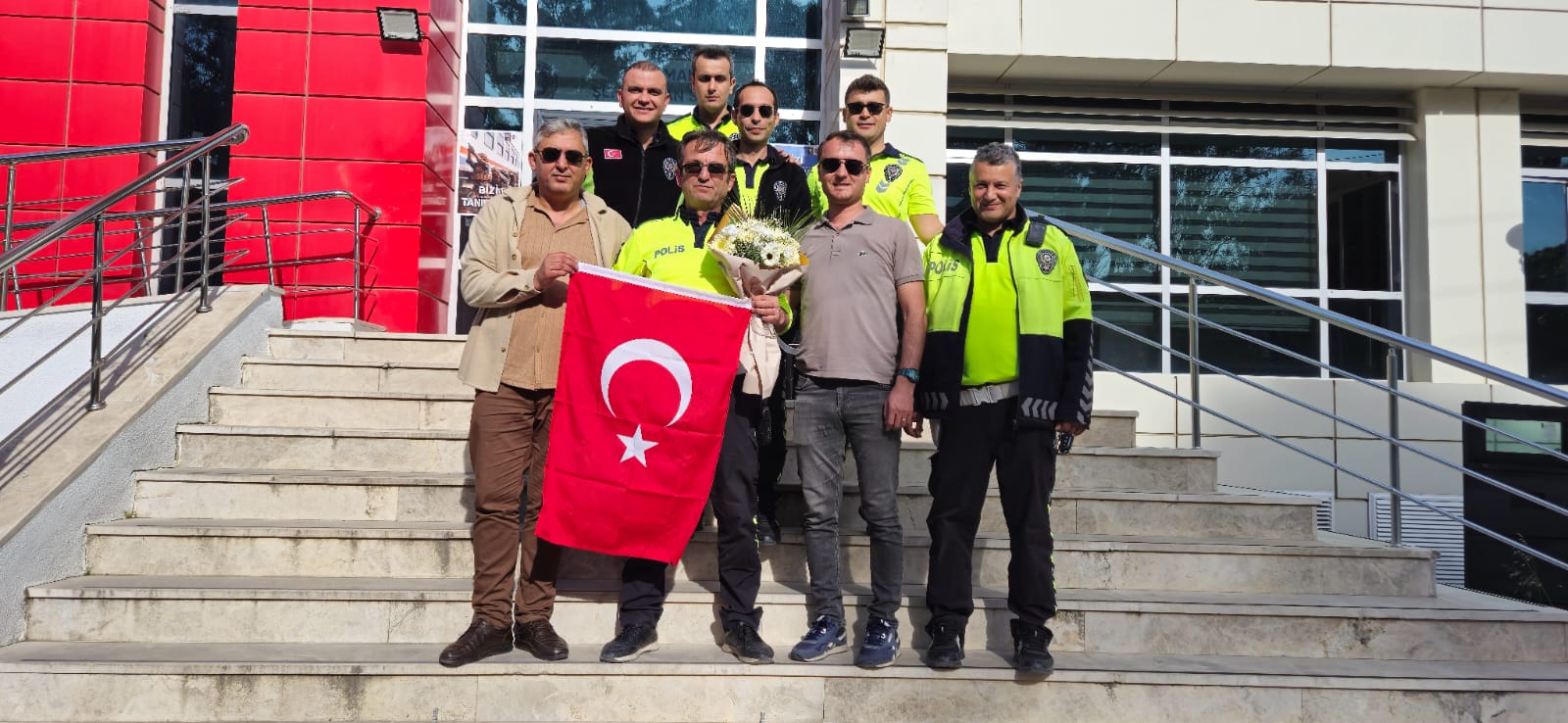 Muğla'da Emekli olan Trafik Polisine  Duygulandıran Veda