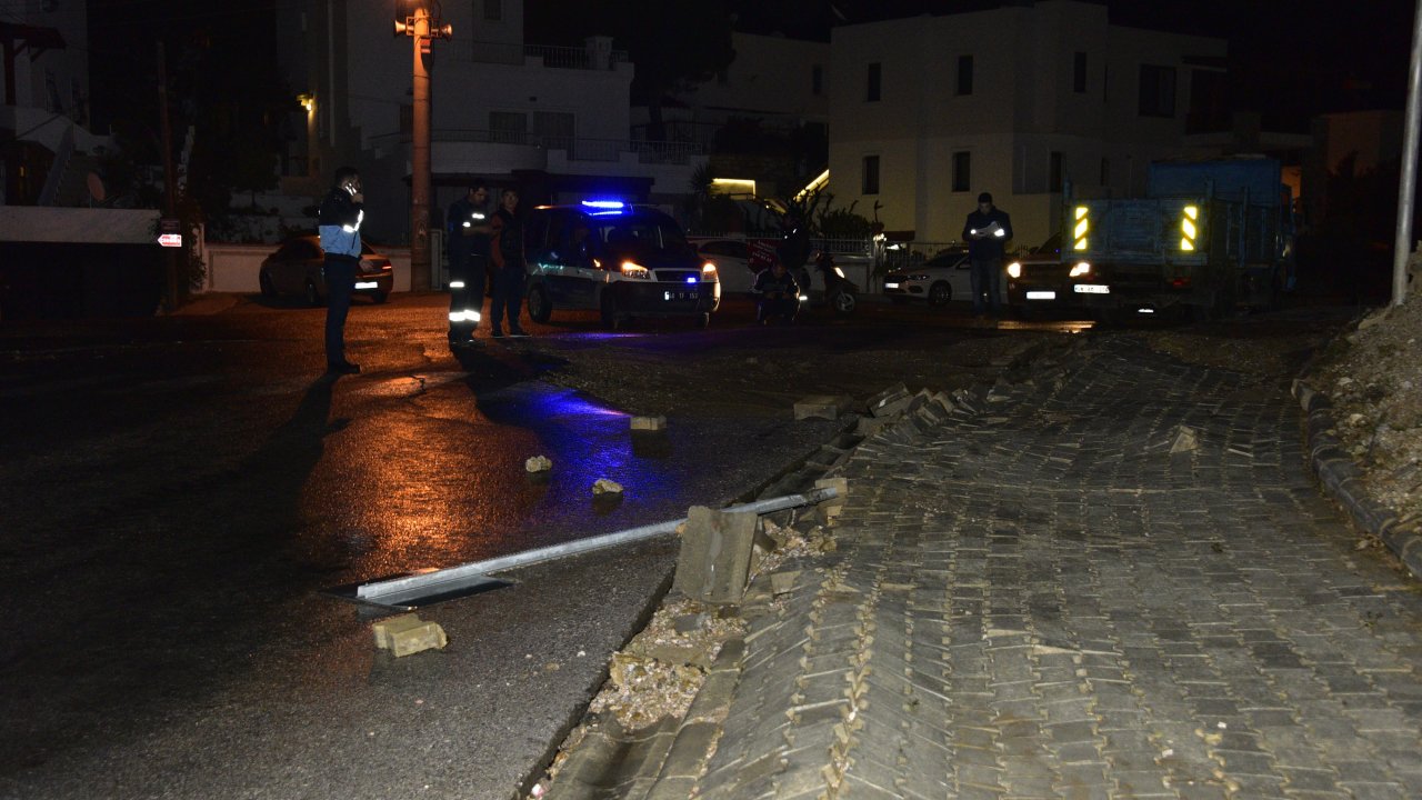 Bodrum’da su borusu patladı, ortalık savaş alanına döndü