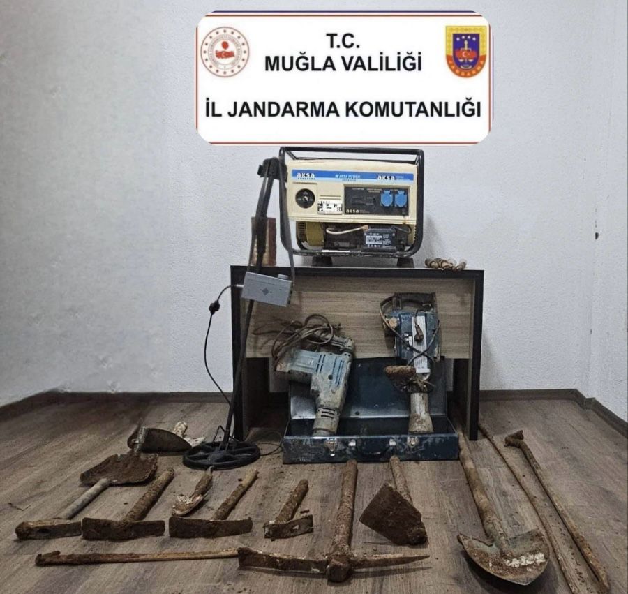 Marmaris'te Gece Yarısı Operasyonu: 5 Tutuklama