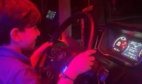 Görenler Şok Oldu: 7 Yaşındaki Çınar Yürekleri Ağza Getirdi