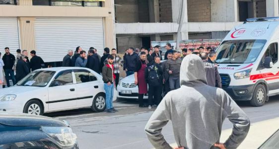 Giyim Mağazasında Silahlar Konuştu: 1 Ölü 3 Yaralı