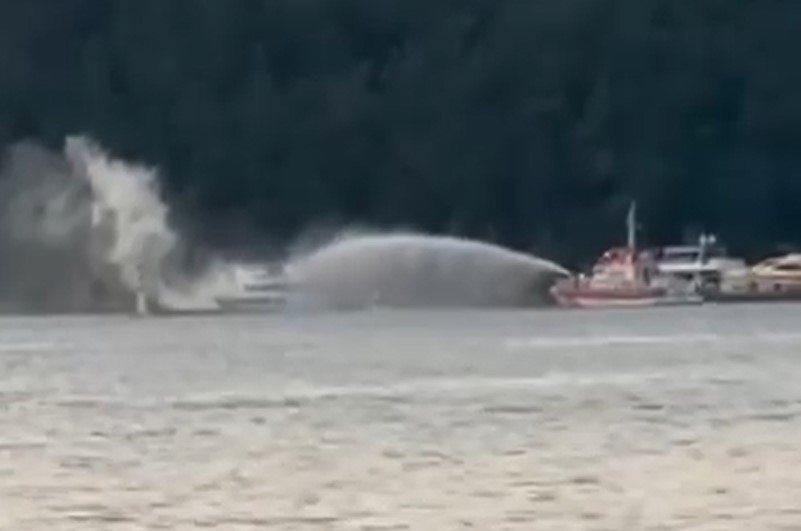 Marmaris'te Motoryat Alevlere Teslim Oldu